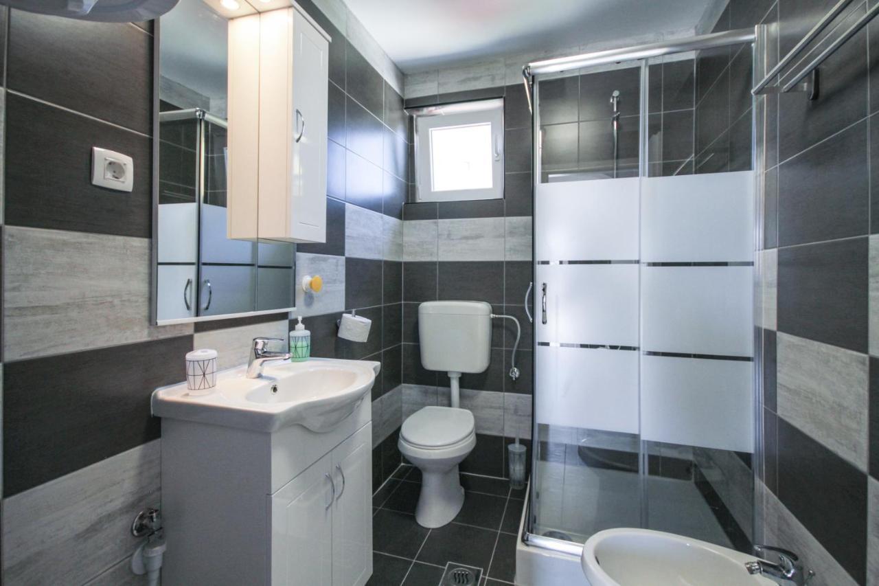 Apartment Tosca With Parking ロヴィニ エクステリア 写真